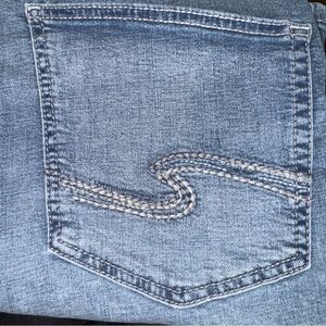 Silver Zac Shorts Men’s Size 34”X 12”Faded Blue Mid Rise Zipper Stretch Jean